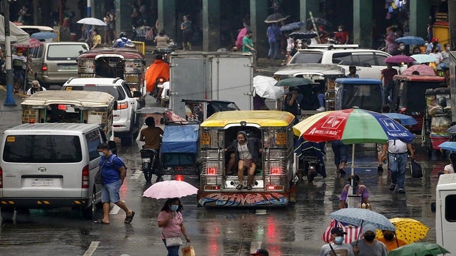 Philippines beats growth forecast despite soaring inflation