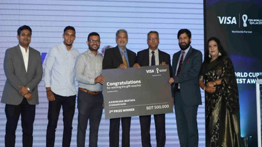 Two Standard Bank Tijarah cardholders get VISA award