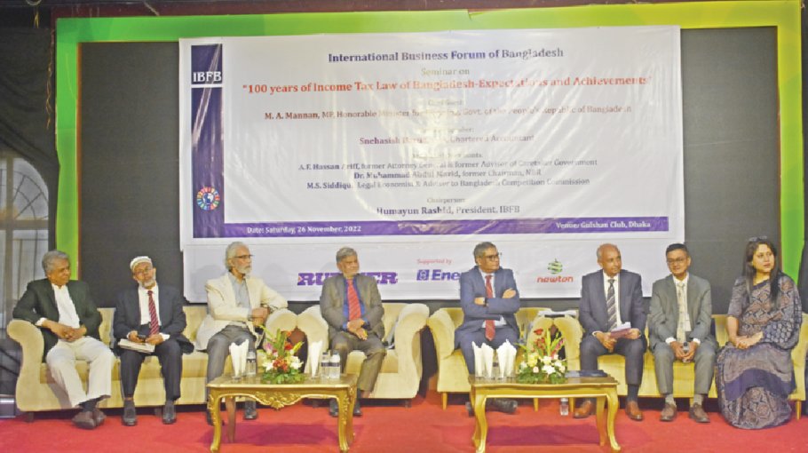 Experts for simplifying tax laws