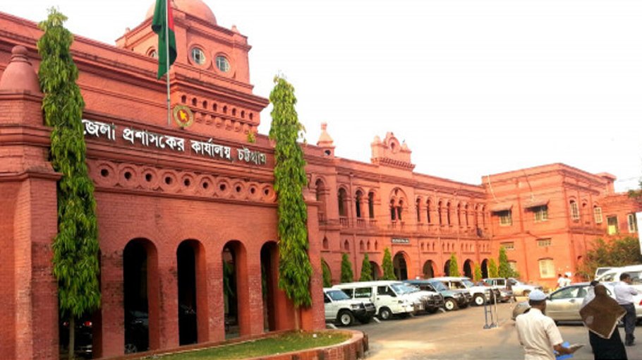 Fakhruzzaman joins as new DC of Chattogram 