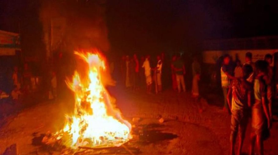 Protestors block Cox’s Bazar-Teknaf highway
