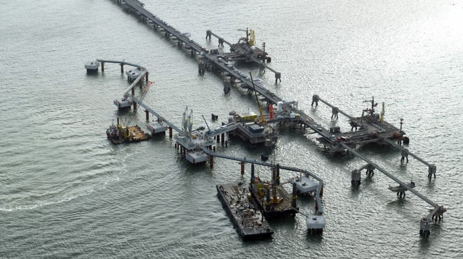 Germany to welcome first floating gas  terminal