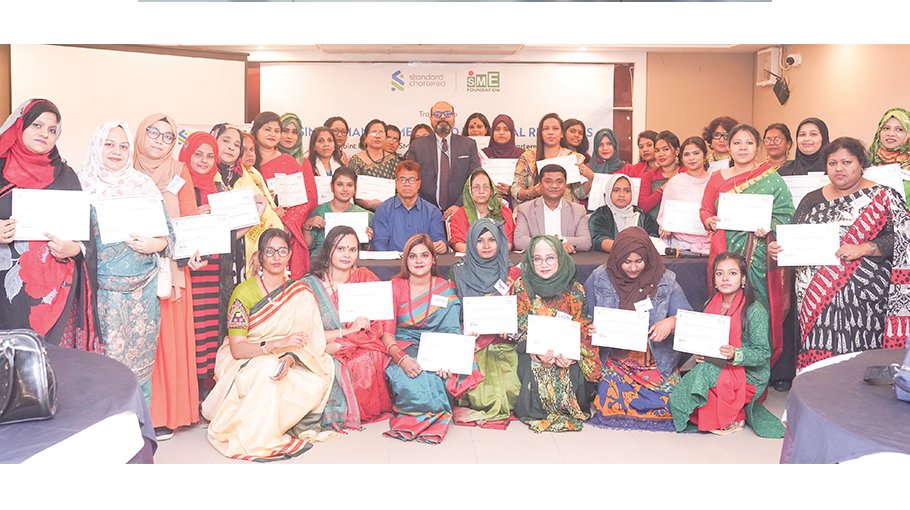 StanCartd, SMEF train Khulna-based women entrepreneurs