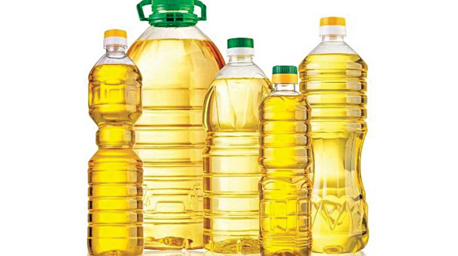 Edible oil prices cut by Tk 5 per litre
