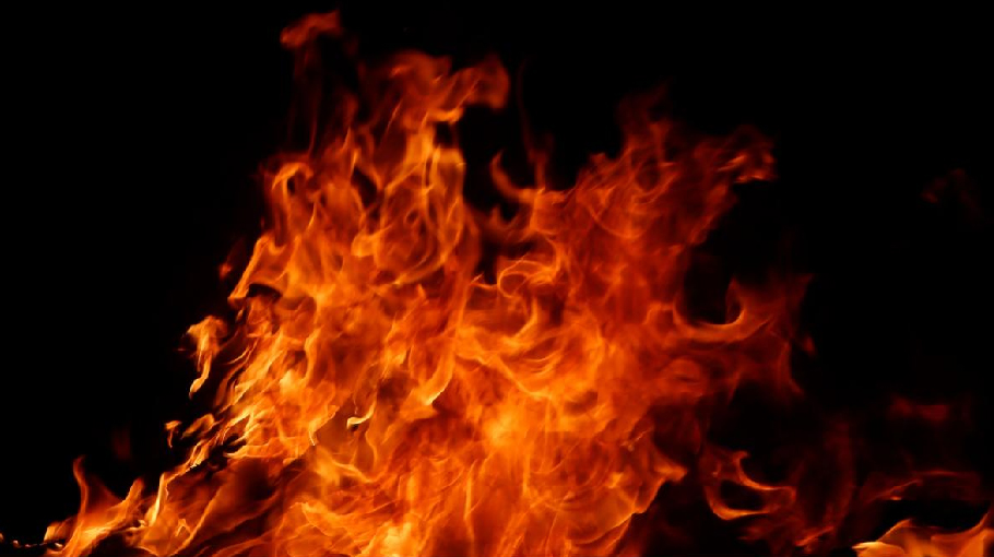 Jute storehouse, houses gutted in Gaibandha fire - Bangladesh Post