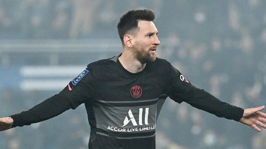 Messi agrees to stay at PSG