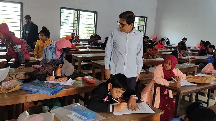 Dr Waliuzzaman Foundation selecting scholars for  stipend in Shailkupa