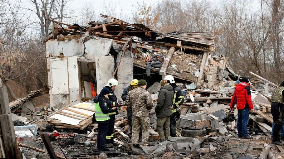 Russia fires dozens of missiles at Ukrainian cities