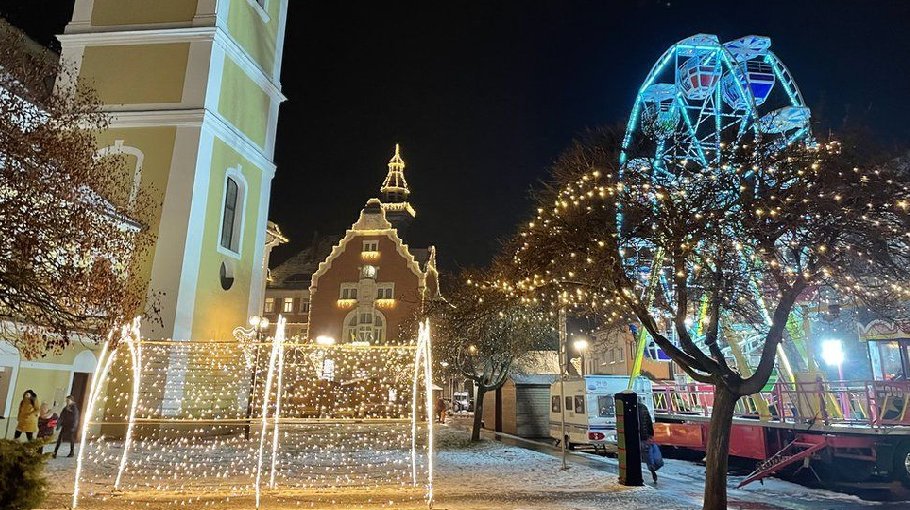 Czechs and Slovaks mark 30 years since Velvet Divorce