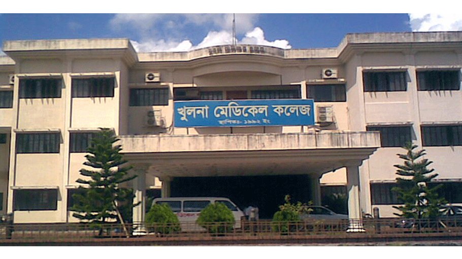 Khulna struggles to cope  with biting cold spell