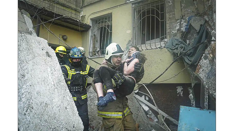 As 37 die in apartment strike, Russia seen readying long war