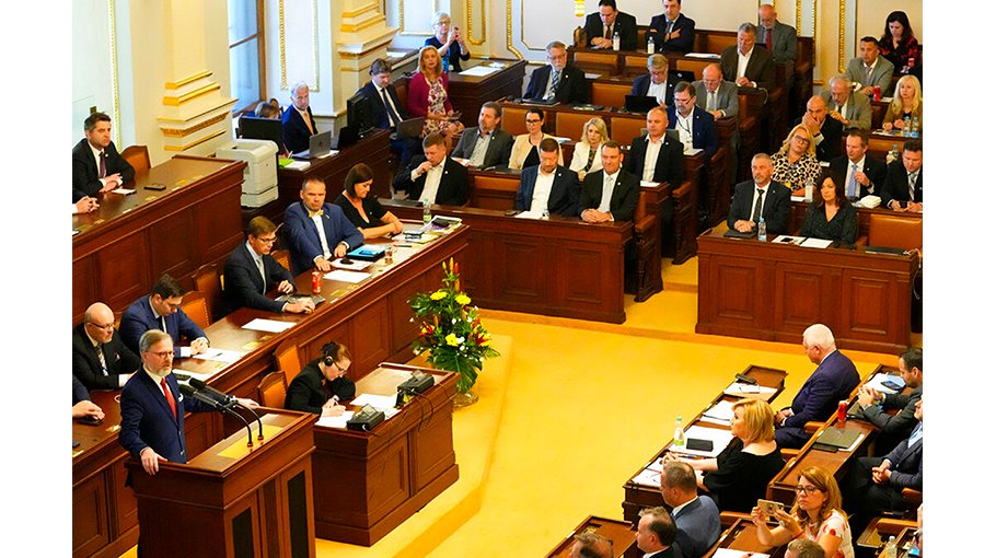 Czech government survives no-confidence vote in House 
