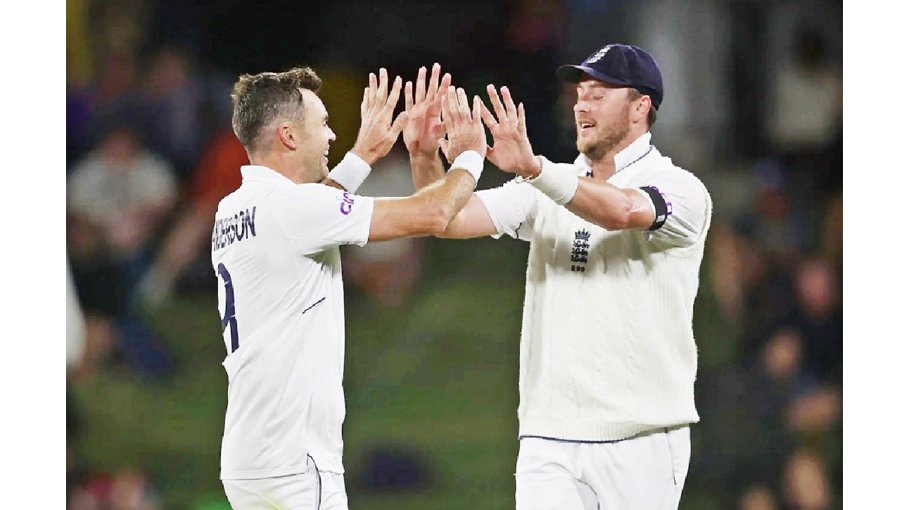 England take control of first Test in New Zealand
