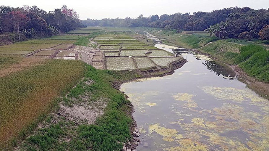 Once turbulent Boral river is now only a narrow, dry canal