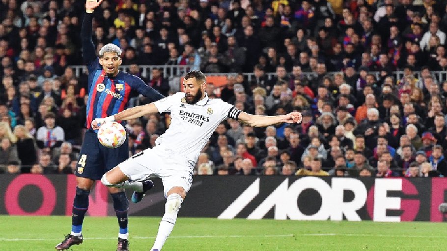 Benzema hits hat-trick as Real smash Barca