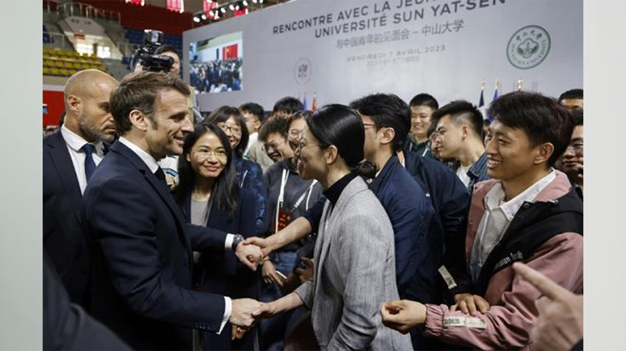 ‘Young and energetic’ Macron wins Chinese fans