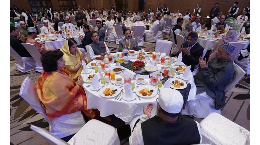 Indian HC hosts Iftar in Dhaka 