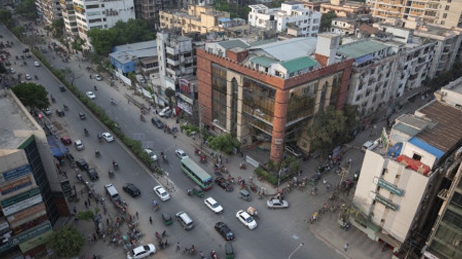 Dhaka wears deserted look