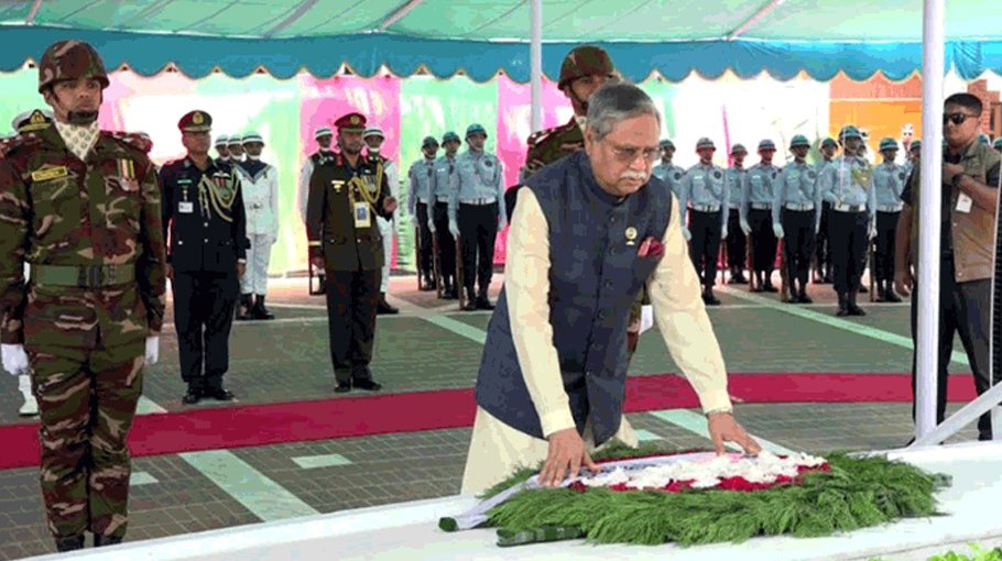 President pays tribute to Bangabandhu at Tungipara