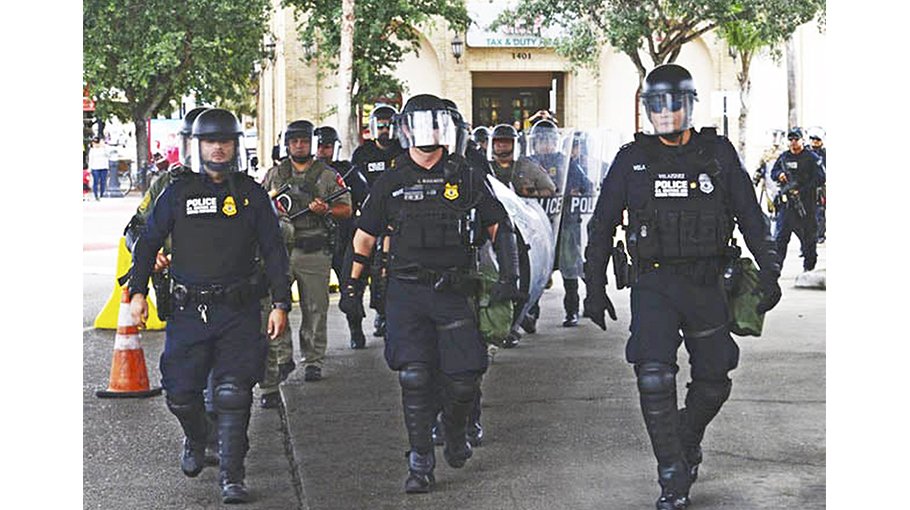 US troops ordered to Mexico border to stem migration