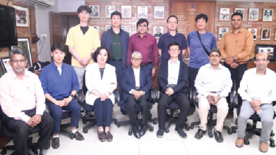 South Korean team meets DU VC
