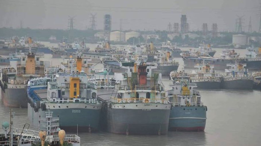 Chattogram Port on alert for cyclone Mocha