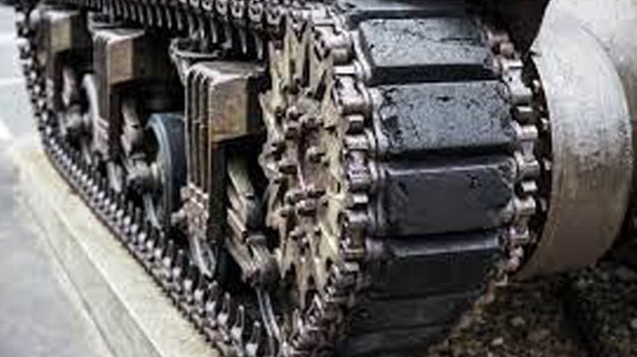 Kyiv targeted in fresh attack as Europe renews   weapons pledges