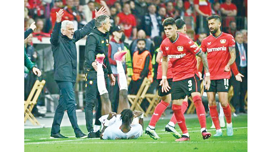 Goalless draw sends Mourinh’s Roma to Europa League final  