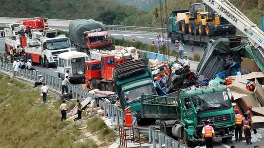 11 killed as vehicle plunges off cliff  in China