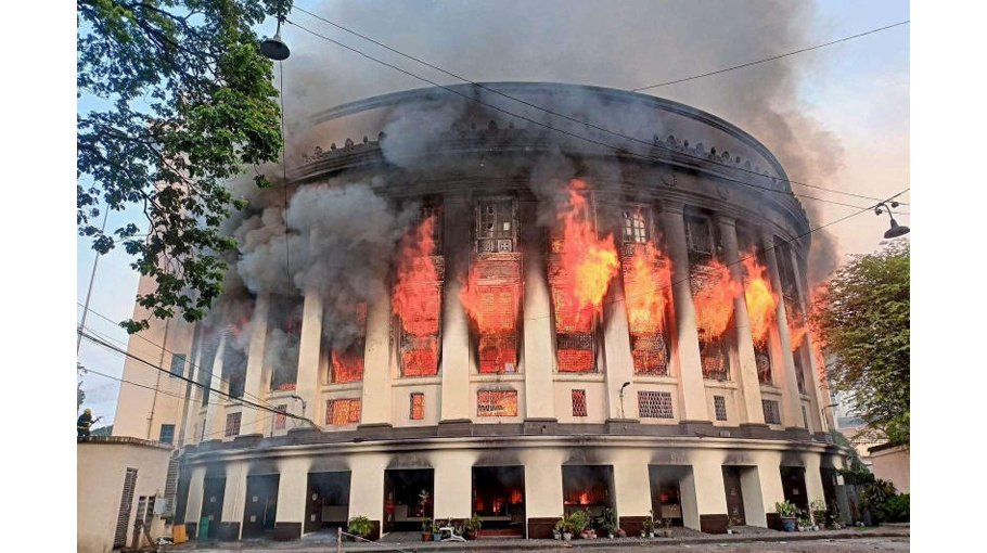 Fire destroys historic Philippines post   office building