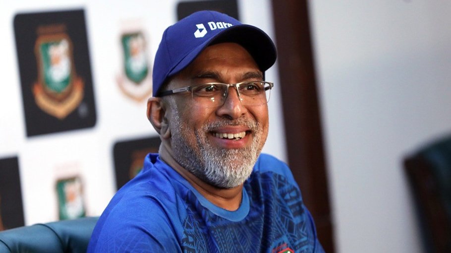 Tigers coach Hathuru returns with psychologist Alan