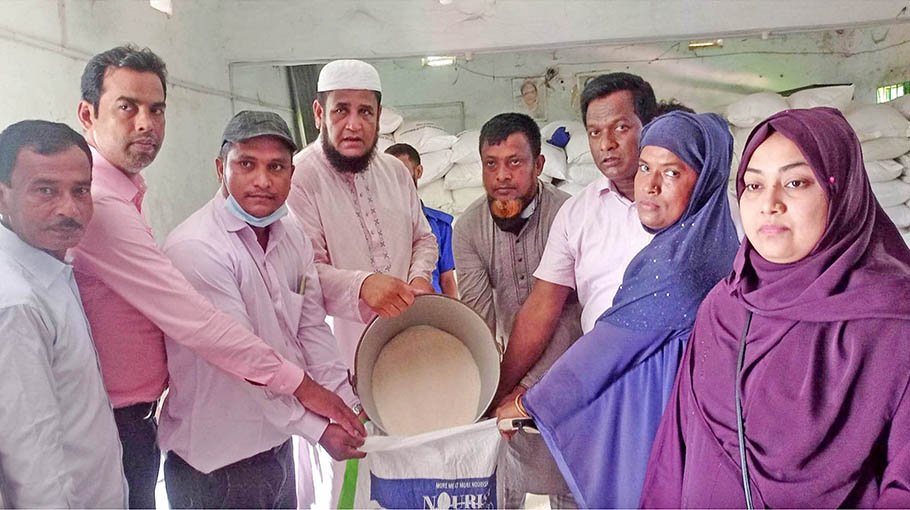 2775 Families Get Pm’s Eid Gift In Banshkhali - Bangladesh Post