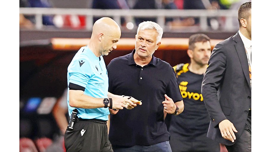 UEFA bans Mourinho for four games for abusing referee