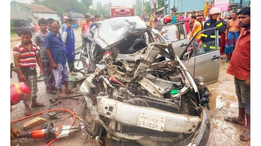 Six killed in Gaibandha, Sirajganj road crashes