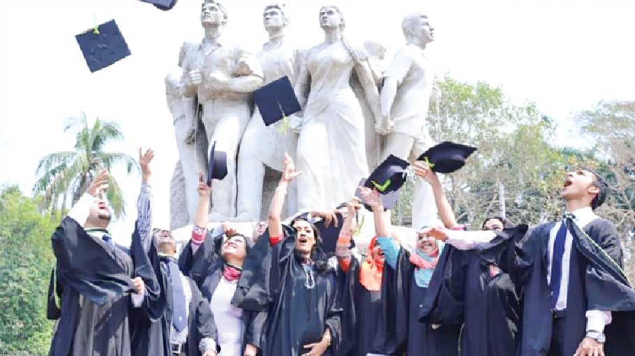 Tips to navigate the transition from education to work