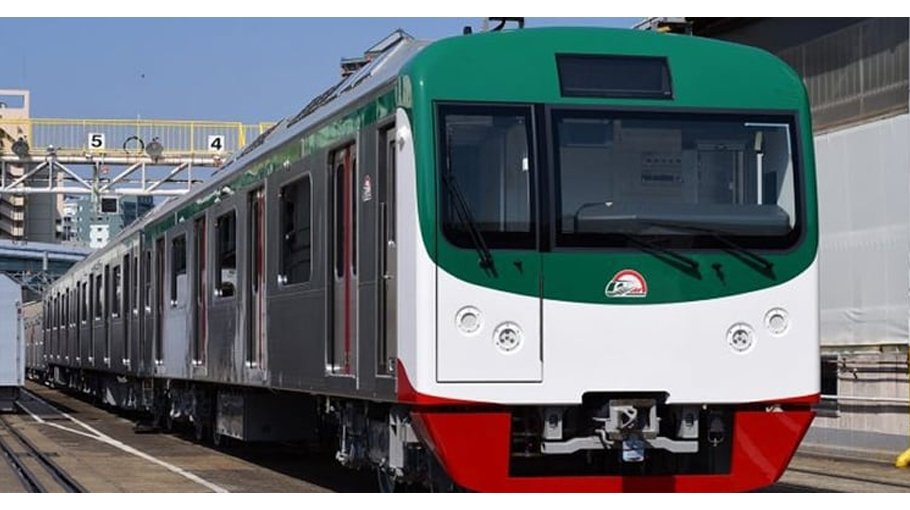 Enthusiastic commuters witness metro rail’s test run 