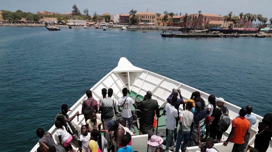 300 people travelling in boats from Senegal to Spain missing