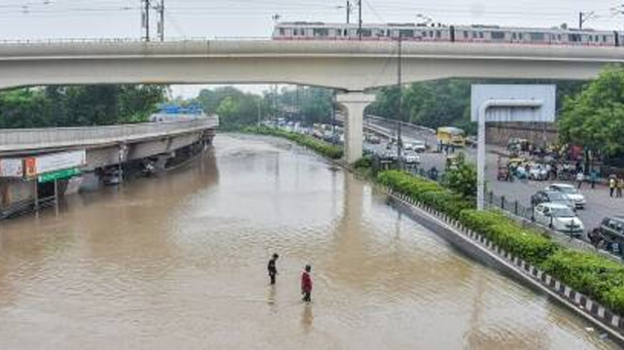 Delhi Floods: Key Roads Under Water As Yamuna River Swells - Bangladesh ...