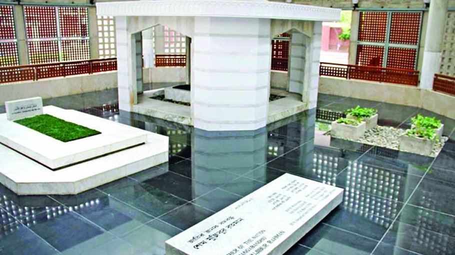 Bar Council leaders pay homage to Bangabandhu 