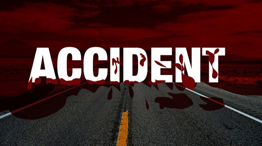 Man killed, wife injured in Dinajpur road crash