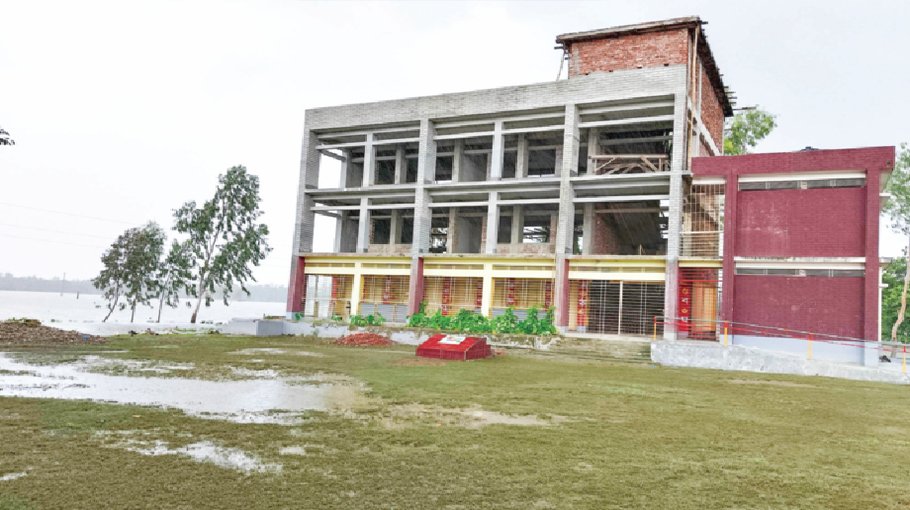 Academic activities of 66 educational institutions suspended amid flood in Kurigram