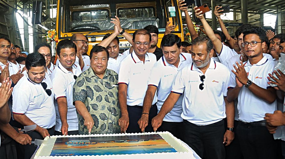 IFAD Autos celebrates milestone of manufacturing 10,000 commercial vehicles