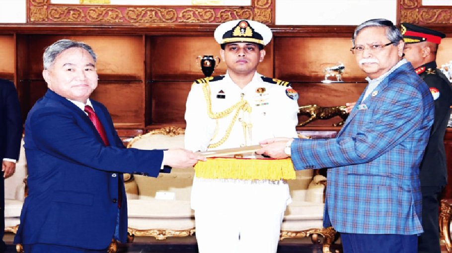 President invites bigger investment from South Korea