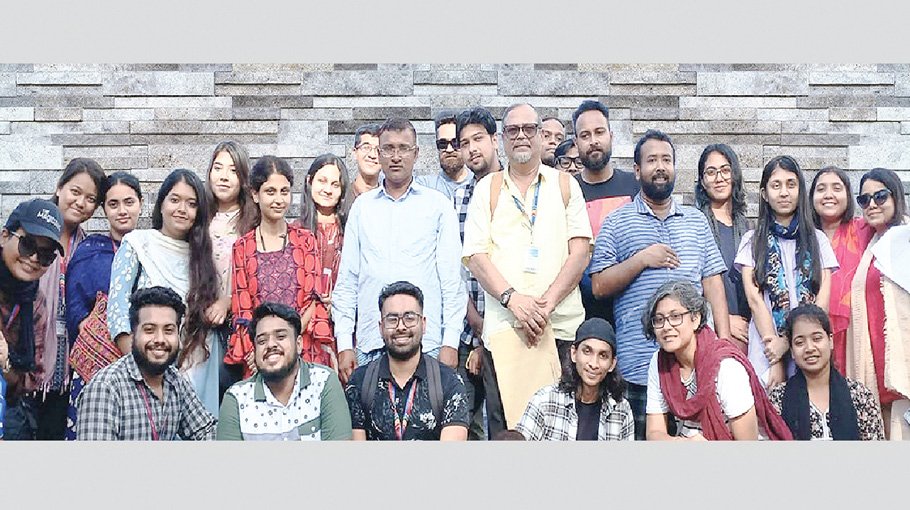 AIUB students participate in Community Development Project