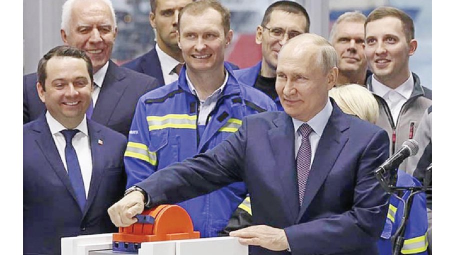 Putin launches major Arctic liquified natural gas project