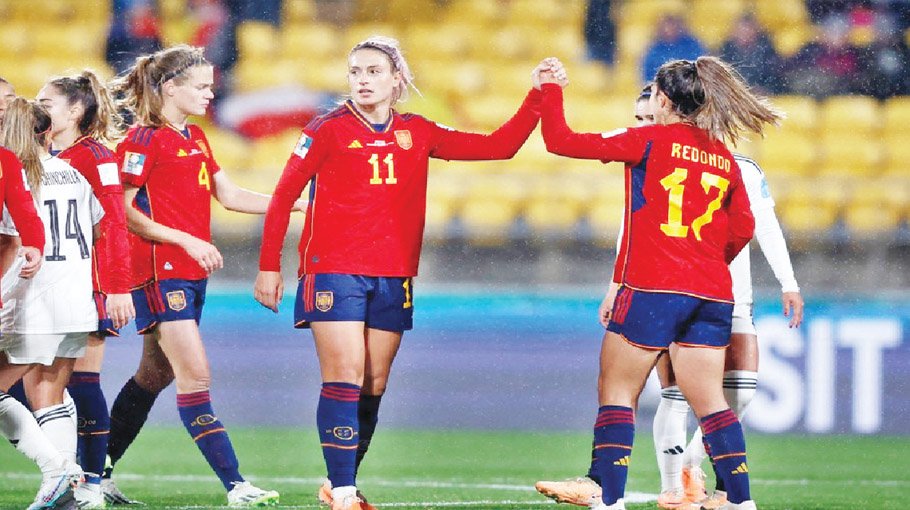 Putellas cameo as Spain cruise in ominous WC display