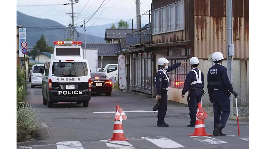 Three hurt in Japan train stabbing attack