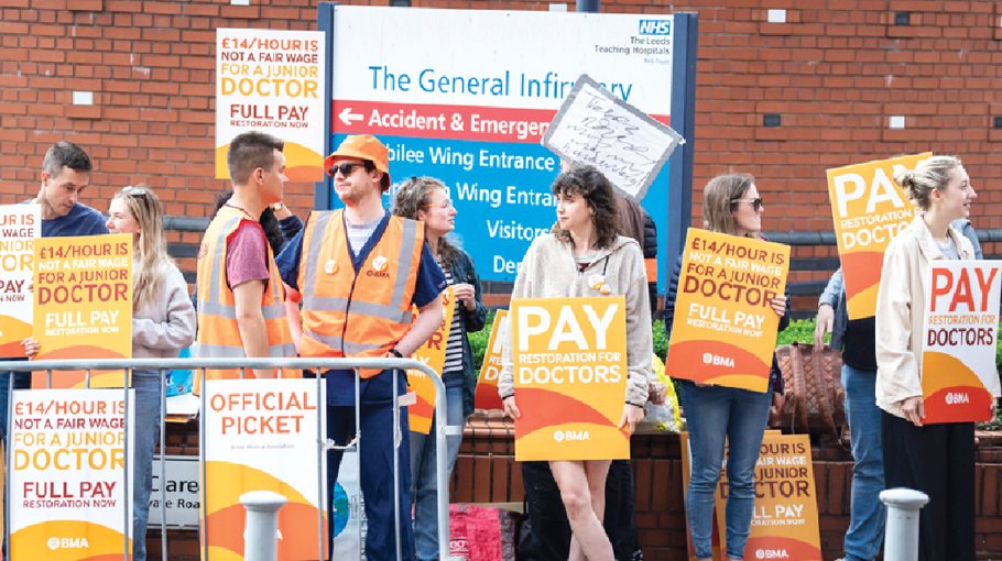Doctors in England announce another   walkout in Aug