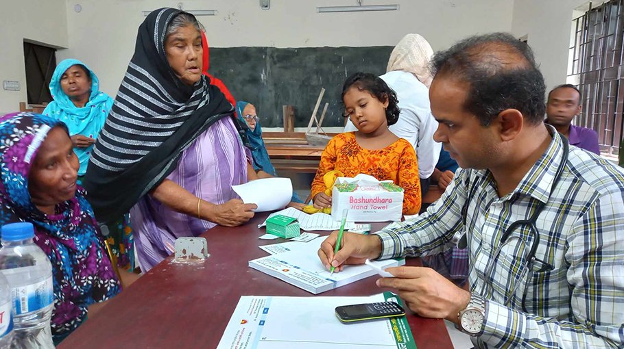 1,200 people provided free medical treatment in Harinakundu