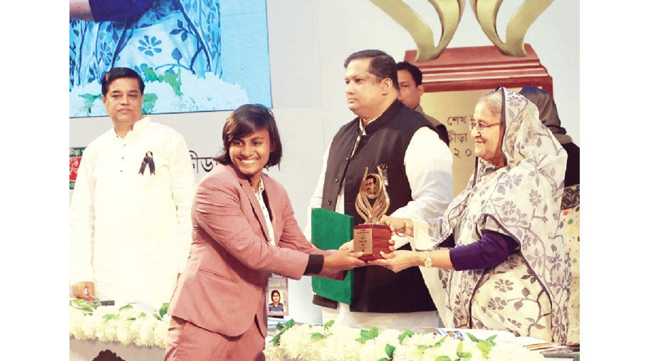 Sabina, Taskin overwhelmed after receiving award from PM